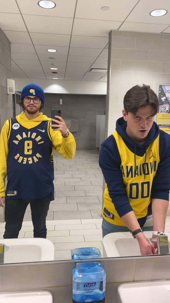 idanchase's tweet photo. #PacersGameNight reverse fit check https://t.co/7MZn4Yqb4A