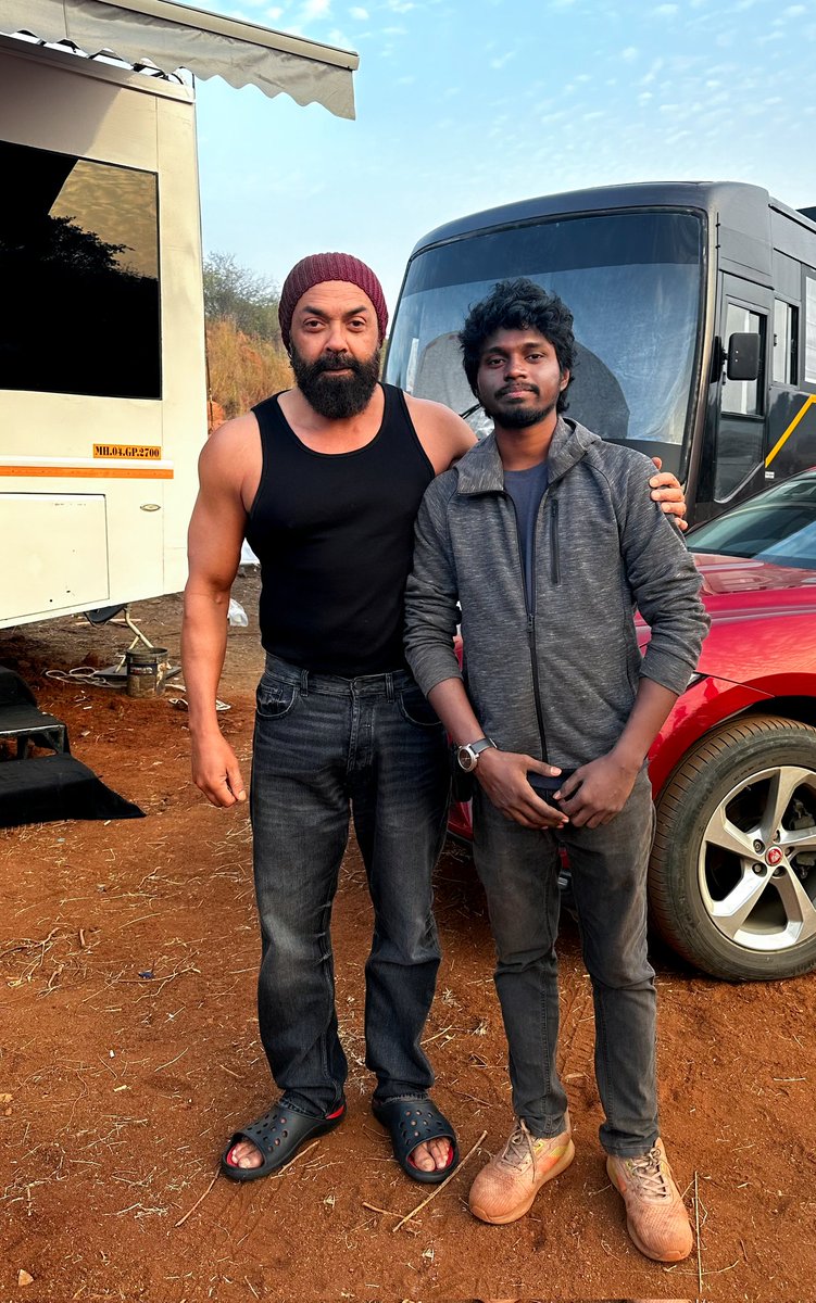 Ajithkumar_95's tweet photo. #AnimalInCinemasNow 
#AnimalHuntBegins #BloodyBlockbusterAnimal #AnimalTheFilm 

@AnimalTheFilm @AnilKapoor #RanbirKapoor @iamRashmika @thedeol @tripti_dimri23 @yourjaani @BPraak 
@imvangasandeep #BhushanKumar @VangaPranay @MuradKhetani #KrishanKumar @anilandbhanu @VangaPictures https://t.co/7TyPttDtnr