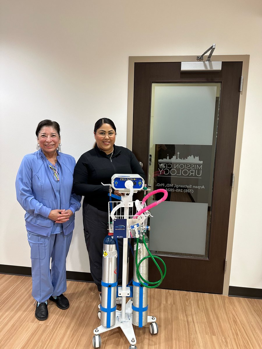 missioncityuro's tweet image. Early Christmas present delivered by @CAREstreamUSA to @missioncityuro! Ms. Ruth Potts from CAREstream (left) verified that Bianca (right) is  certified with the #Pronox system.  We now offer nitrous oxide to help relieve pain and anxiety during procedures!