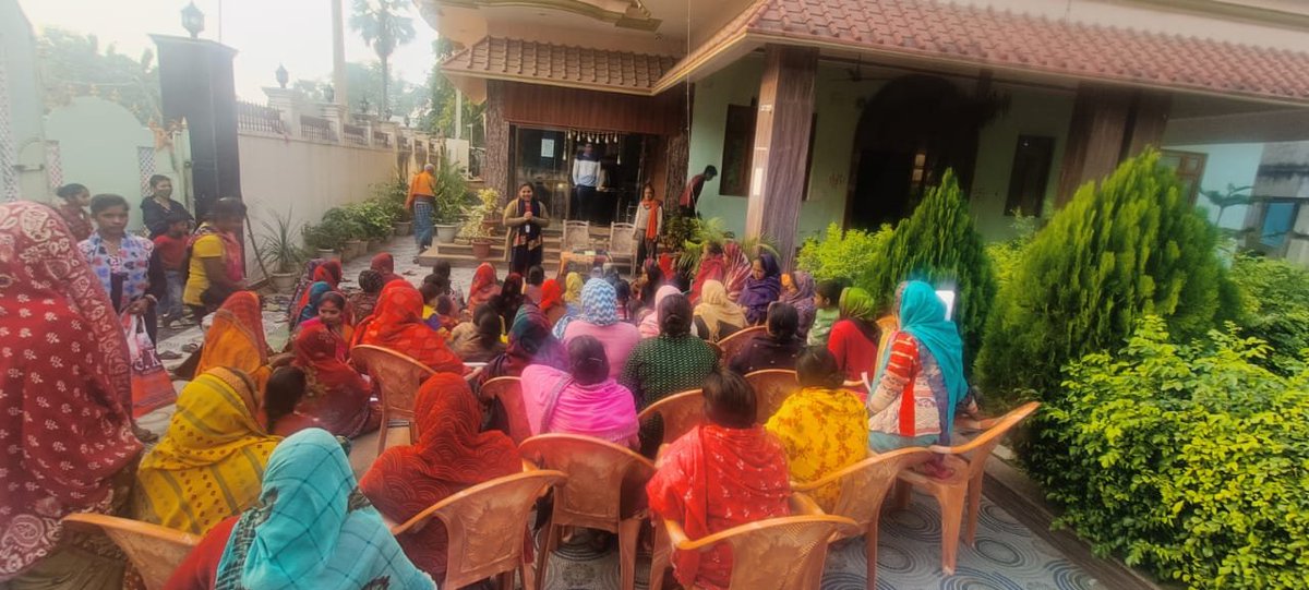NULMVaranasi's tweet photo. DAY-NULM के अंतर्गत स्वयं सहायता समूह गठन के लिए सलारपुर वार्ड में सीआरपी ड्राइव । कल और आज की ड्राइव में 8 समूह गठन किया गया । जिसमें स्थानीय पार्षद, सामुदायिक आयोजक, आंगनबाड़ी कार्यकर्ती , आशा आदि सम्मिलित हुई।
#Varanasi
#CRP_drive
#SHG_Formation https://t.co/LKCkrj5nnu