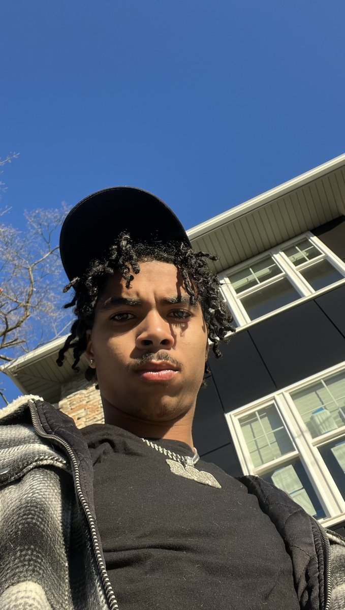 ZAY1PEREZ's tweet photo. 💜 https://t.co/ePz7f1juy7