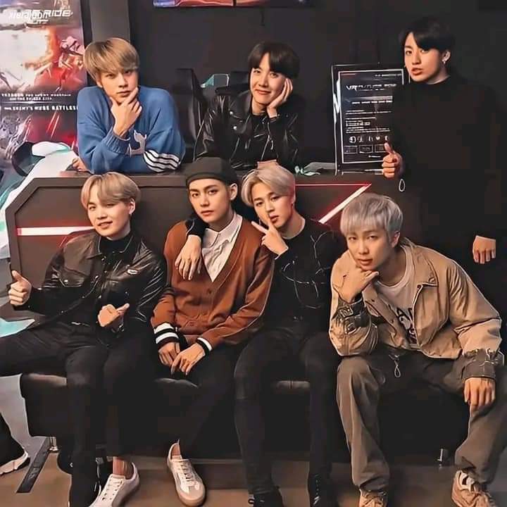 JimiN_att's tweet photo. @Ammilear_JwKh BTS @JimiN_att https://t.co/550prcDVas