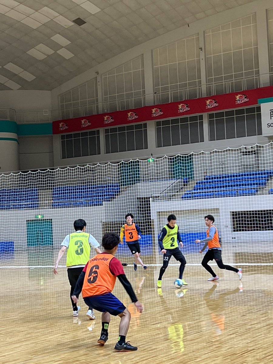 futsalstyle7's tweet photo. 12月24日(日) 19時-21時
タカヤアリーナ
個人参加フットサル開催♪

☆初参加でも楽しめる♪
☆開始1分前まで受付可能♪
☆開始時間に遅れての途中参加🆗

★遅刻の場合は大体の到着時間を
📩📲でお知らせ下さい😃

▼参加予約はコチラ
https://t.co/ONl7OzCbTK https://t.co/YP0ykGYyXd