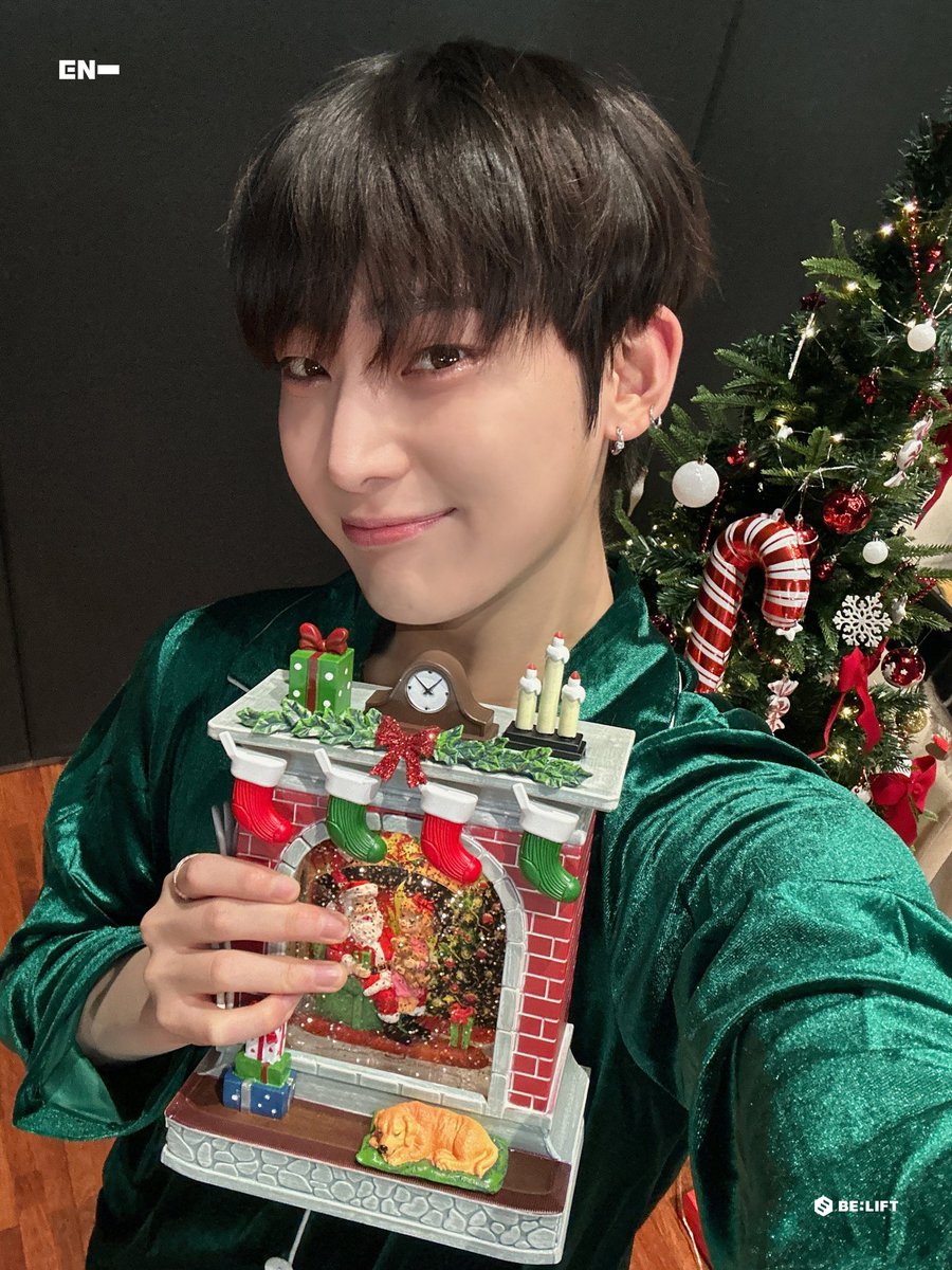 💖 HAPPY HOLIDAY ENGENE 💖

#ENHYPEN #엔하이픈
#햅삐홀리데이 #엔진행복만해
#2023_우리엔진_덕분에_포근했다