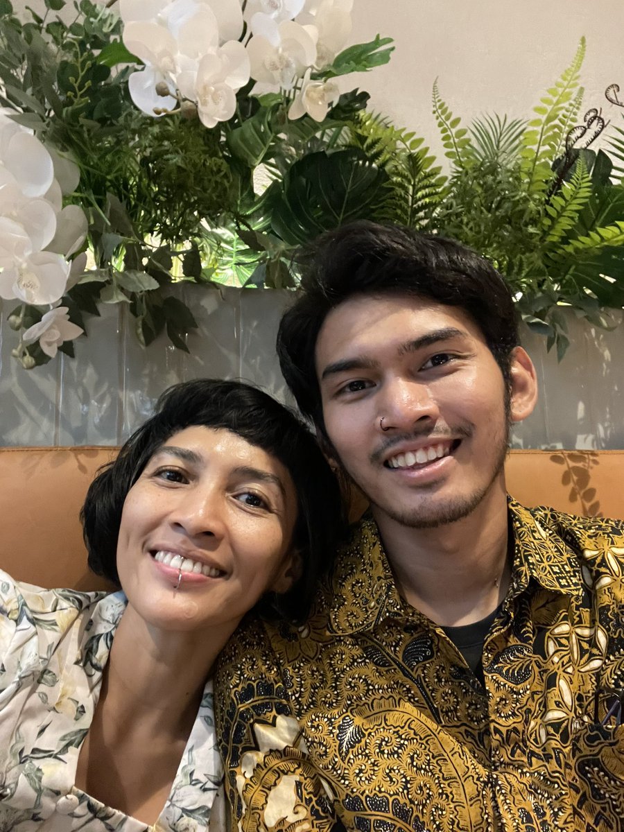 Kesayangan.
Ya anak, ya bespren.