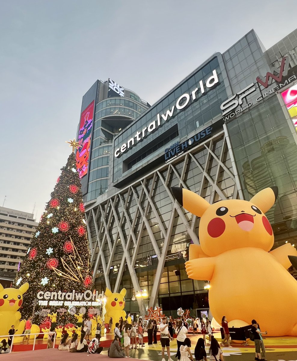 EddieSong10's tweet photo. Merry Christmas from Bangkok https://t.co/V8Epsamv36