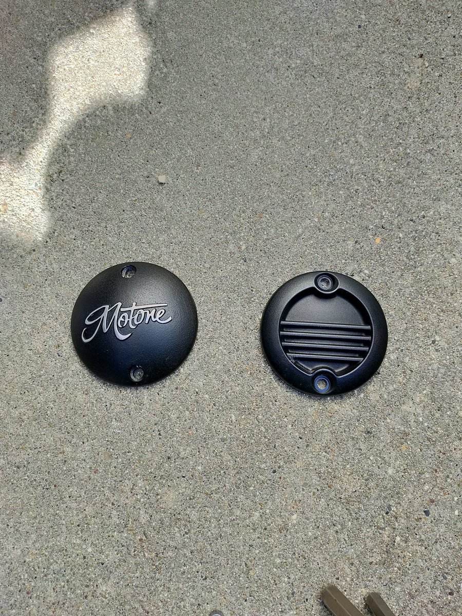 hsstyle4126's tweet image. やっと、ジェネレーターバッジつけれました🛠️🎶
純正のバッジ、かなりペラペラでビックリしました😅
Motoneのは結構立派で満足です🎶
安定のネジロック剤はつけていません🫠
＃トライアンフ
＃ストリートツイン
＃Motone
＃ジェネレーターバッジ