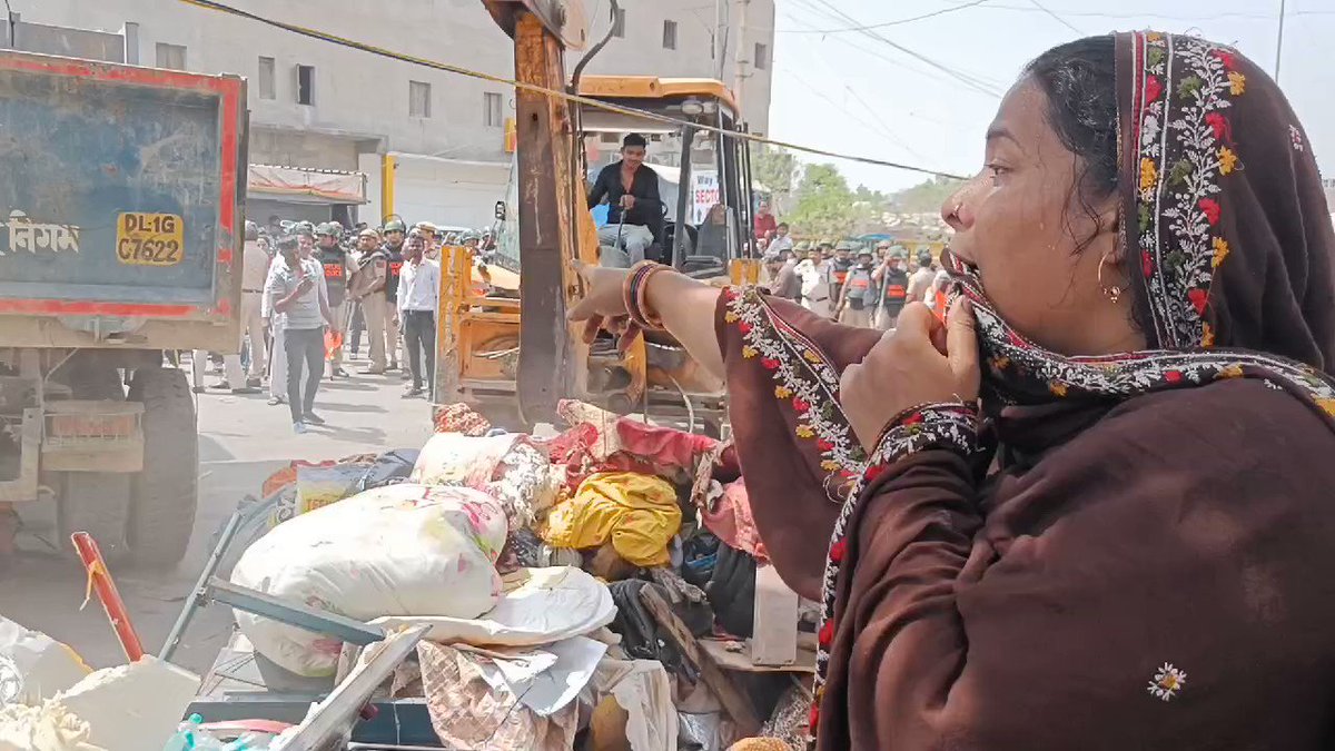 gauravsabnis's tweet image. Modism&apos;s defining image is a common innocent Indian breaking down in public and crying.