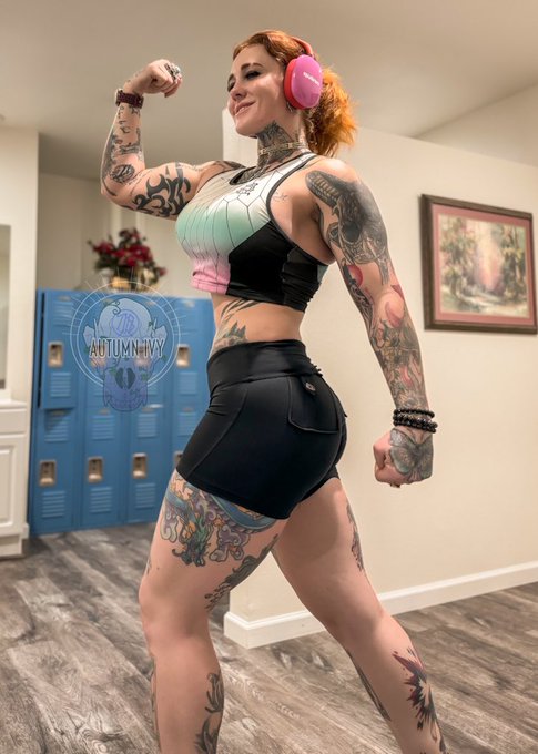 It&rsquo;s not too late to post for swole Saturday right? https://t.co/TUgv5MyZvd