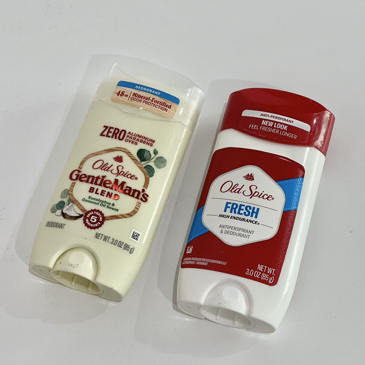 รักแร้หอมทั้งวันจริงๆ แท่งนึงใช้ได้เกือบปี นานเกิน 555555555 เหงื่อออกหนักแค่ไหนกลิ่นเต่าก็ไม่มี ควรค่า