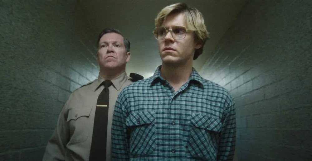 emilyksim's tweet photo. Okay but the guy from Die Hard and Evan Peters in Dahmer are the same person https://t.co/kPBhDQEcCB
