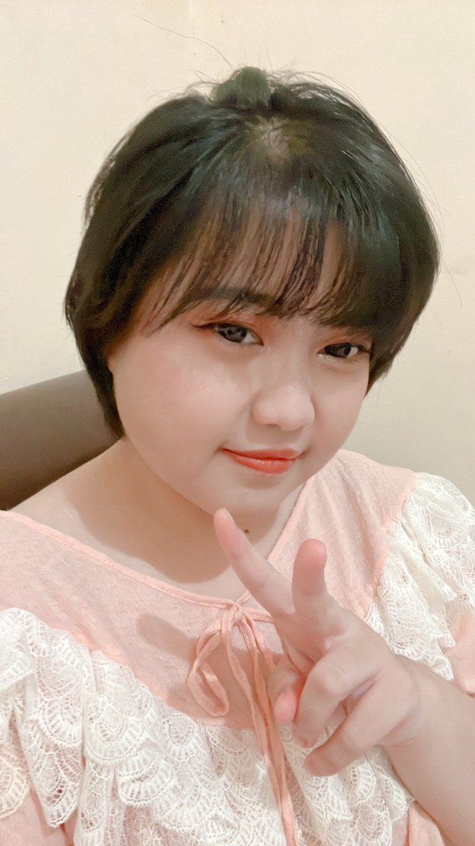 Menyambut 2024 dengan jadi cendol alias cewe bondol 🥰🫶🏻