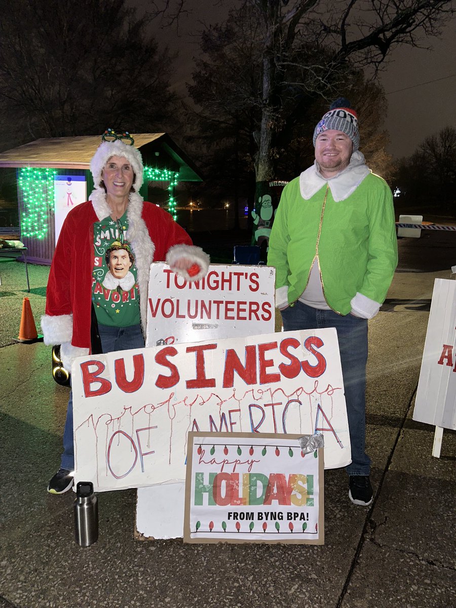 Byng BPA had a lot of fun at Wintersmith Park Trail of Lights tonight. Merry Christmas from Byng BPA! #byngpride #piratepride