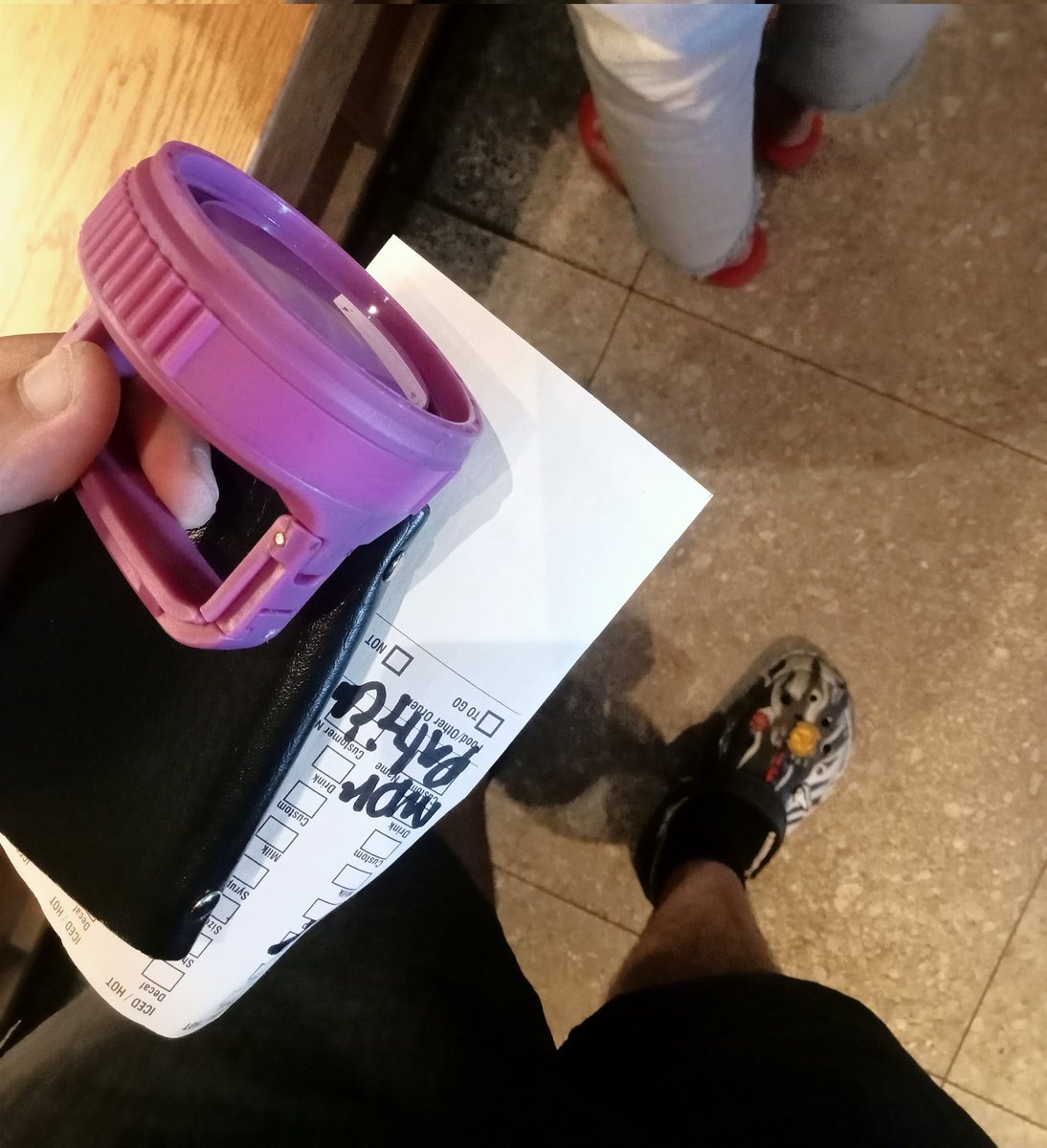 djpatrick1023's tweet photo. Kinda cute ordering sa SB with a tumbler, also has a cup discount. Pero dude, medj awkward na dala dala ko lid ng tumbler ko ahaha https://t.co/nvdLbtyx6O