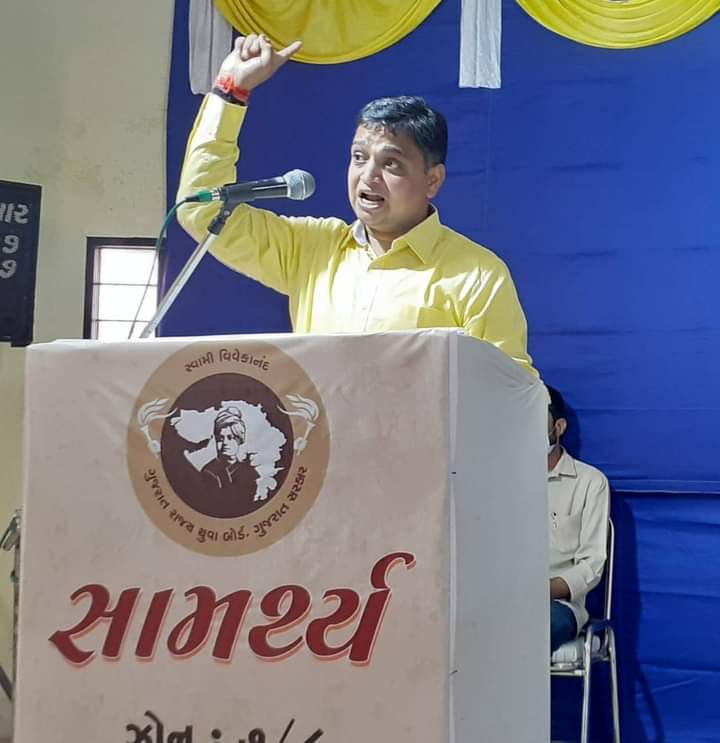 AhirMayabhai1's tweet photo. ધારદાર વક્તા, શિક્ષણ અને સમાજ સેવામાં સદૈવ પ્રવૃત્ત, મહારાજા સયાજીરાવ યુનિવર્સિટીના સેનેટ અને સીન્ડીકેટ સદસ્ય તેમજ દિલ્હી યુનિવર્સિટીની રામાનુજ કોલેજના ગવર્નિંગ કાઉન્સીલના ચેરમેન એવા ભાઈ શ્રી Jigar Inamdar ને જન્મદિવસ નિમિત્તે અનંત શુભકામનાઓ 
@jigar_inamdar 
@PMOIndia 
@AmitShah https://t.co/Zk1C4JGnSN