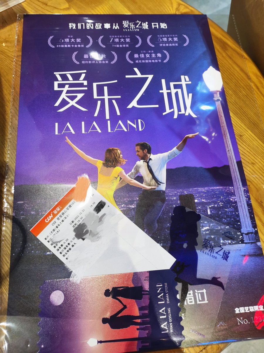 EagYih's tweet photo. La La Land was recently re-released in China

I saw it yesterday. It was the first time the first time I saw it in the cinema.

Emma Stone, Ryan Gosling, The music, the colors, the camera scheduling, the story …… I love everything about this movie!!!

💜 #LaLaLand https://t.co/mFysXWpGgA