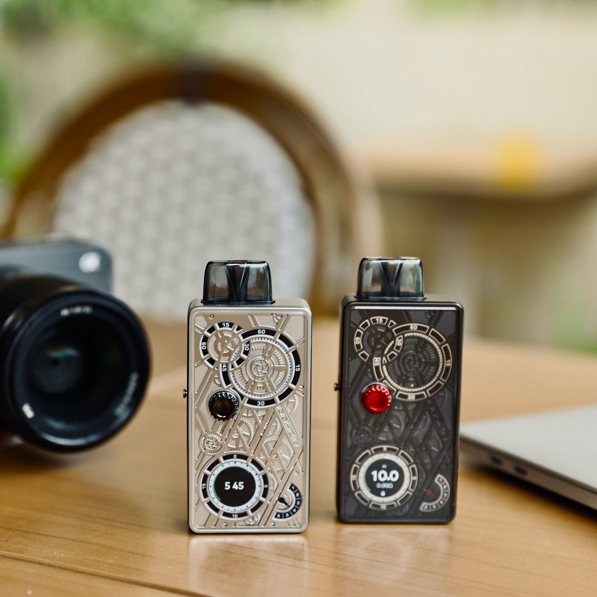 HealthCabin's tweet photo. 🌈🌈
Left🆚Right?
⚙️Innokin #klypsemecha
👈Stardust silver
👉Moonshadow ink
🔥❗️Weekly sale - 17% off: WSHC
✔️Built-in 900mAh battery
✔️2ml pod capacity
🙋All 2 colors available now🖤🔘
..
💃Get yours:👇
https://t.co/NfTlhw89d1
>
#innokin #klypsemechapod #innokinklypsemecha https://t.co/H6hfjySnh4