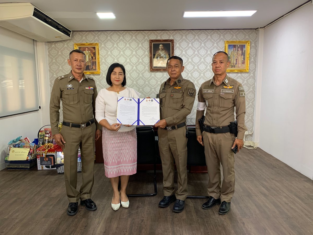 ktbpolice's tweet photo. ลงนามบันทึกข้อตกลง โครงการสถานศึกษาสีขาวปลอดยาเสพติด https://t.co/rDvTfjTf6j https://t.co/A19MKpcZrF