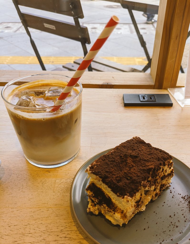 HAL36065671's tweet photo. チェックアウト完了。ケーキ食べてなんば向かいまーす https://t.co/hV2z5LbkWj