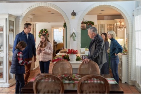 hallmarkchannel's tweet photo. Annie #JulietteHawk and Garrett #LoganPierce are getting more help in their mystery. Will they be able to solve the last clue together? #MysteryOnMistletoeLane #CountdownToChristmas https://t.co/2RMjwCLdCd