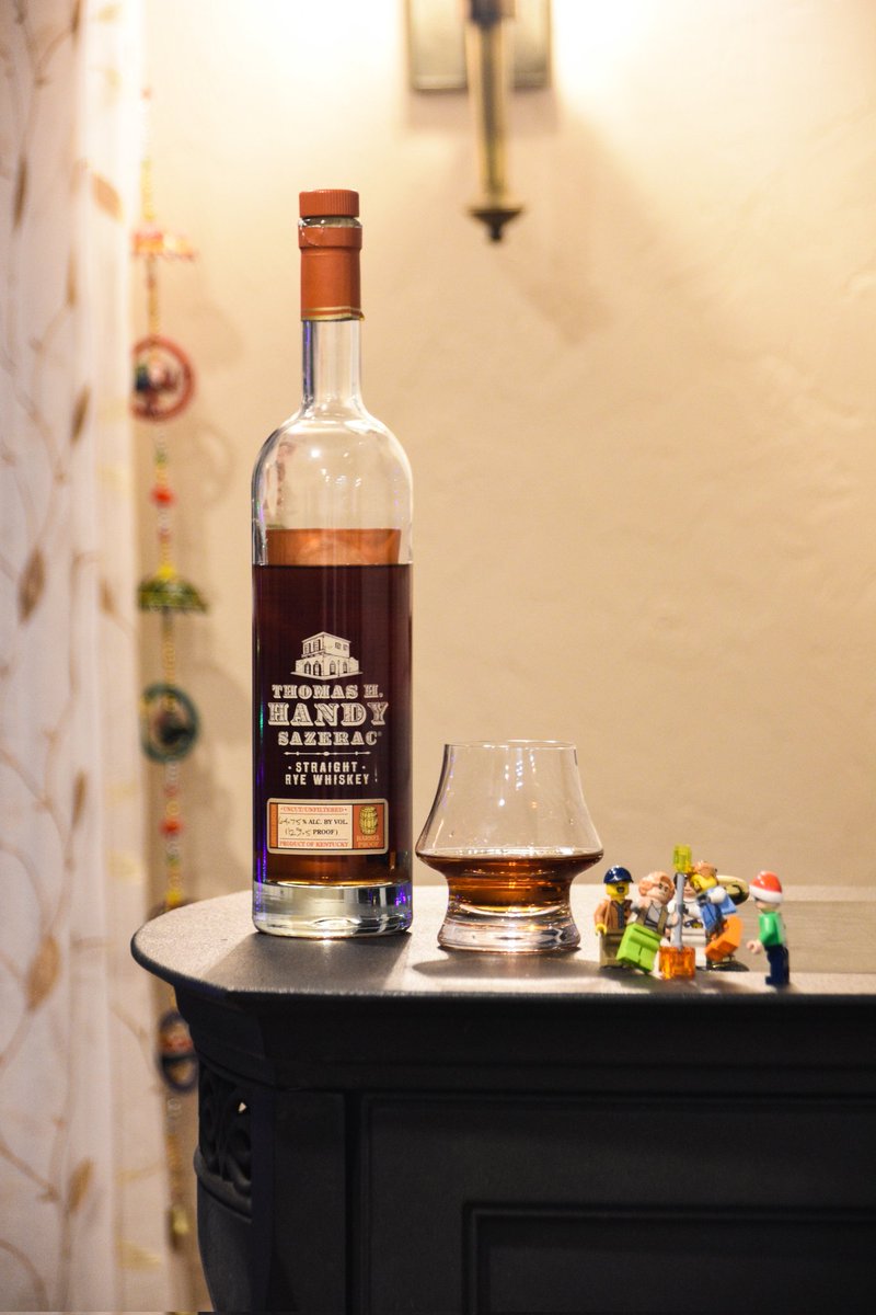 DramVoyager's tweet photo. 𝙃𝙖𝙥𝙥𝙮 𝙁𝙚𝙨𝙩𝙞𝙫𝙪𝙨

A Festivus for the Rest of Us 😉

Cheers to Holidays People! 
#DramVoyager

.
.
.
#Seinfeld #SeinfeldMemes #Festivus #FestivusfortheRestofUs #Comedy #BuffaloTrace #BTAC #BuffaloTraceAntiqueCollection #ThomasHHandy #Lego https://t.co/Q9ncPVaxyX
