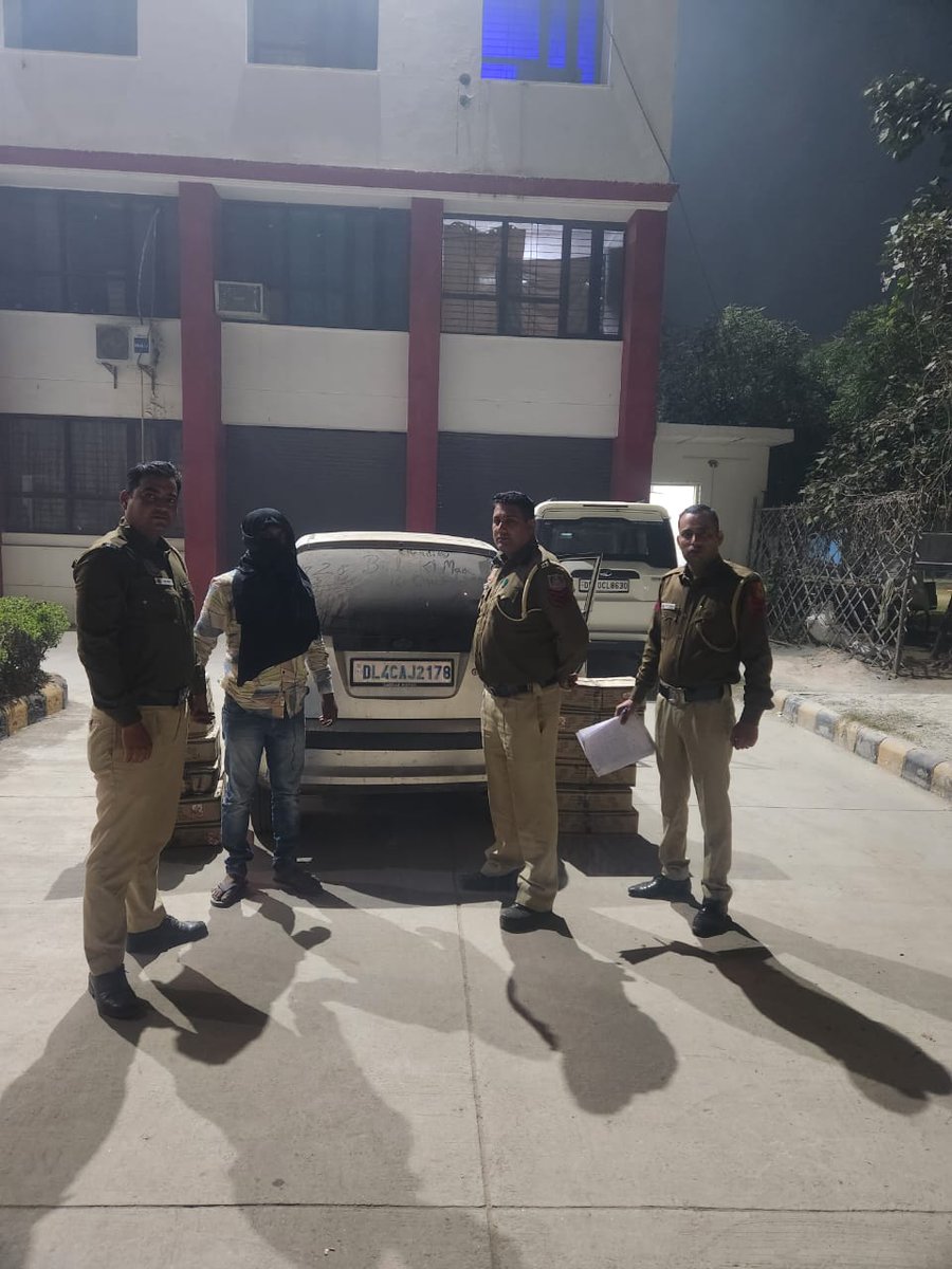 dcpouter's tweet photo. Ct Parveen &amp; Ct Arjun of PS Mundka, while performing Highway Patrolling duty arrested an illegal liquor supplier. Total 1500 Qtrs. (30 Cartons) of illicit liquor (for sale in Haryana only) &amp; one car used for transporting the liquor seized.

#DPUpdates
@DelhiPolice https://t.co/KvFHkfRdfl