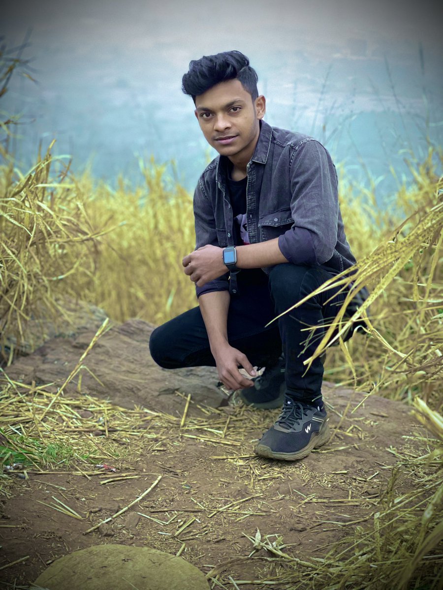 MohibSh90860147's tweet image. Sometimes, all you need is a change in perspective. Standing on this hill, I can&apos;t help but appreciate the beauty and grandeur of the valley. 
.
.
.
#ChangeInPerspective #ValleyViews #NatureInspires