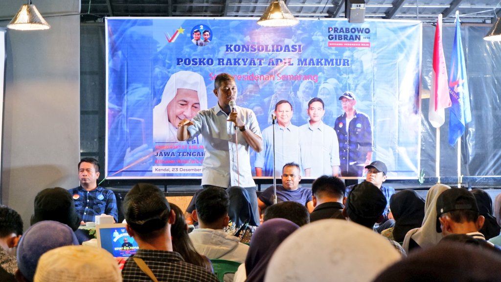 prima_or_id's tweet photo. Wakil Ketua Umum PRIMA, Alit Yulianto, dan Ketua DPW PRIMA Jateng, Bagas Ardianto, memimpin langsung Konsolidasi Posko Rakyat Adil Makmur, Karisedenan Kendal, untuk memenangkan @prabowo @gibran_tweet (23/12/2023).

#bangunpersatuannasional
#menangkanpancasila https://t.co/wog74ChFQy