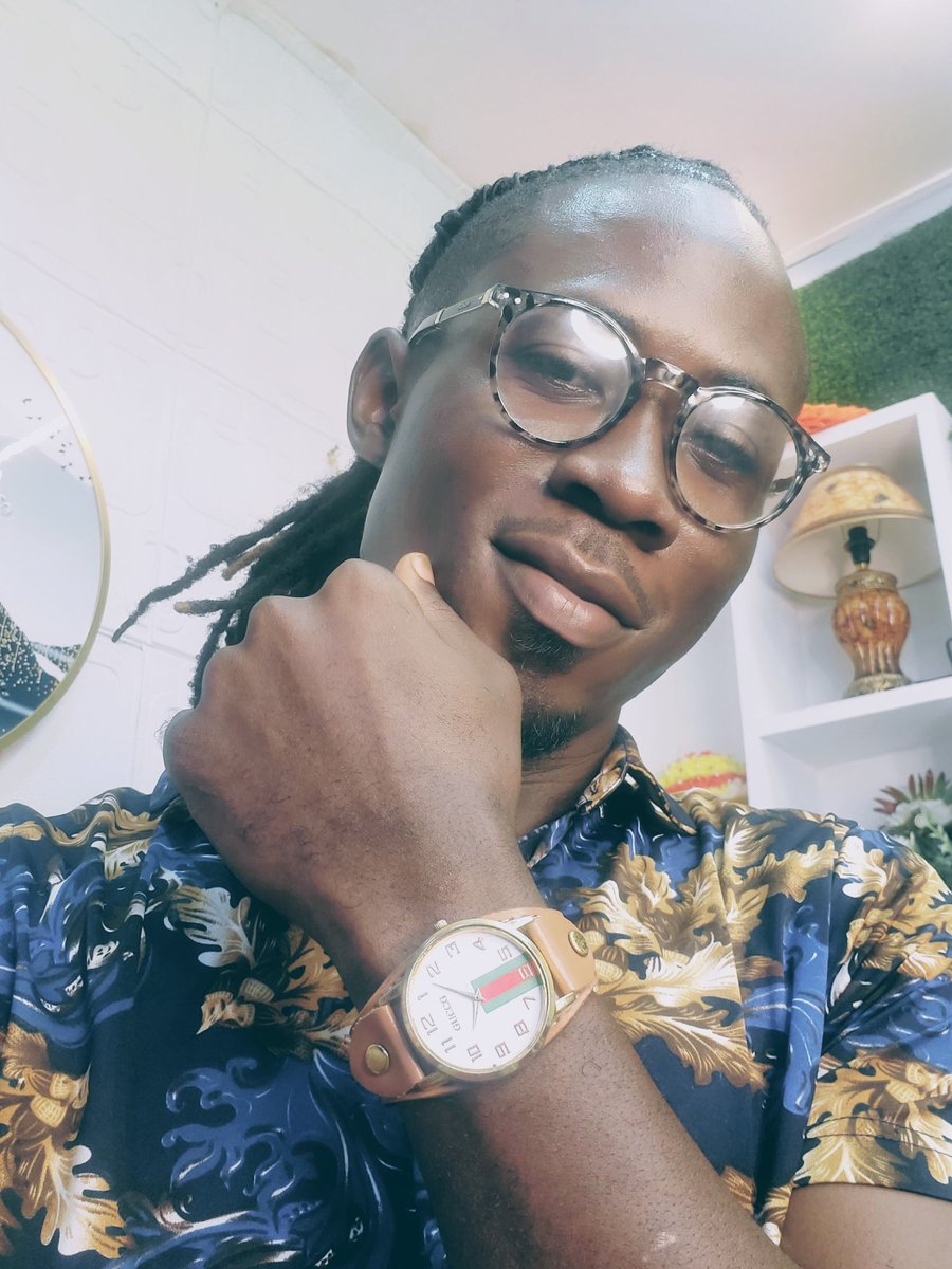 MatthiasOfficia's tweet photo. Happy Holiday fam
In my lil tight corner yah https://t.co/m3qb9XIsSq