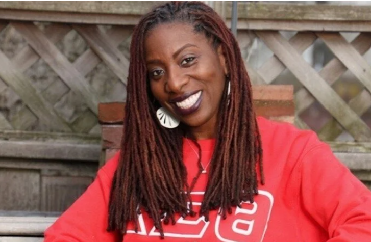 drboycewatkins1's tweet photo. #RobinSimpson of Houston was stabbed over 100 times by her husband, who cut the heart out of her chest and the brain out of her skull while the police were inexplicably standing outside the house.
Ben Crump does a lot of ambulance chasing for cases that white folks put on TV, but for some reason, he doesn't find this one interesting.
I'm surprised that all the people who cried over George Floyd can't empathize with what this black woman went through.
I'm sorry, but this pisses me off.
https://t.co/JE4h7pc3Cf.