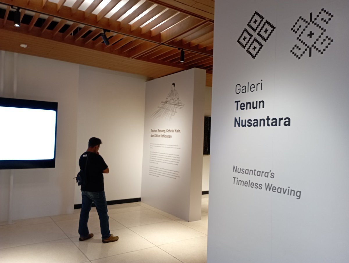 jungaspal's tweet image. Di sela hangatnya kontestasi menuju RI 1 dan RI 2, mari menemukan kbali Indonesia kita, di #TMII. @aniesbaswedan