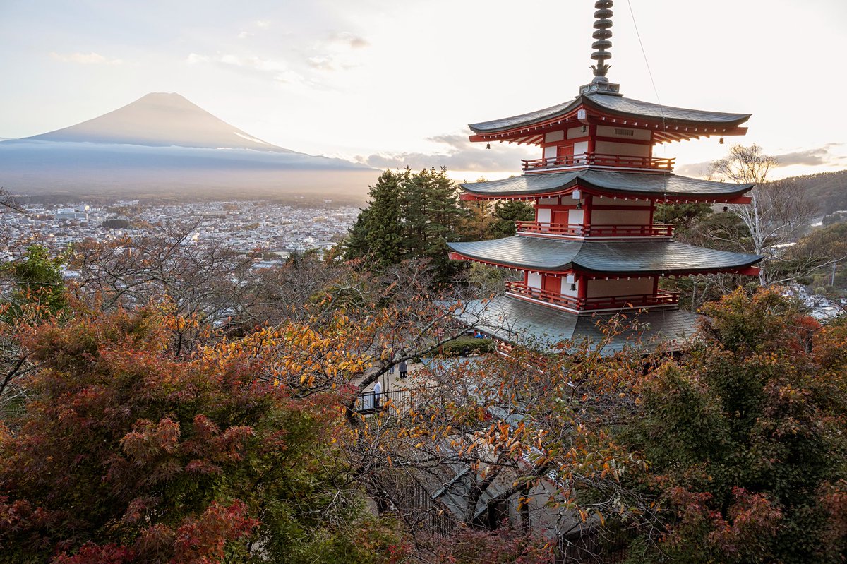 tsasaki77's tweet photo. 富士と紅葉

#nature #naturephotography  #landscape #landscapephotography  #travel #travelphotography #earth #discoverearth #discoverglobe #wind #light #mountain #sky #vitality #mtfuji #風景写真 #風 #光 #山 #空 #富士山 #紅葉 #自然 #生命力 https://t.co/tZrHQiTkAz