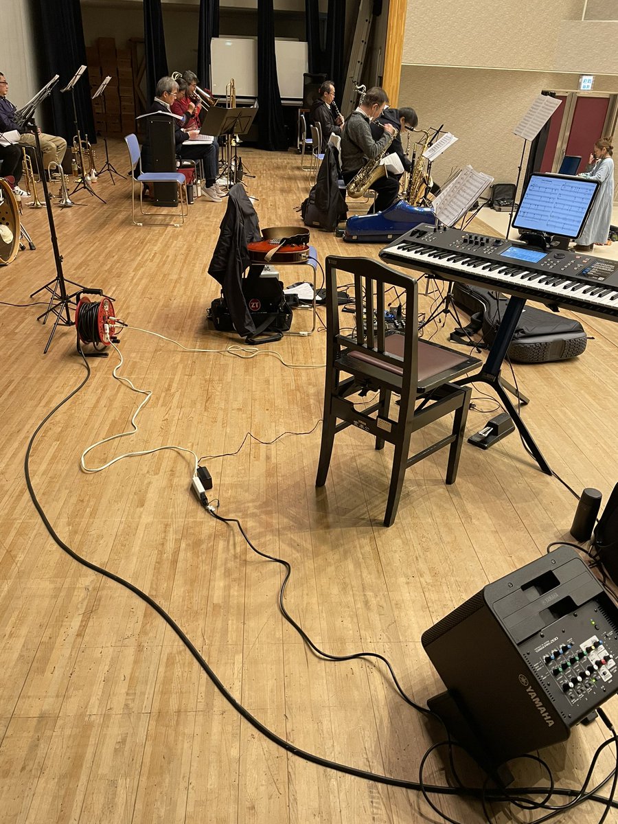 TakamitsuHiray1's tweet photo. ビッグバンドリハ。1月本番の会場にて。このアンプでも十分鳴ります。
#STAGEPAS 200 https://t.co/pH1lPXbH9N