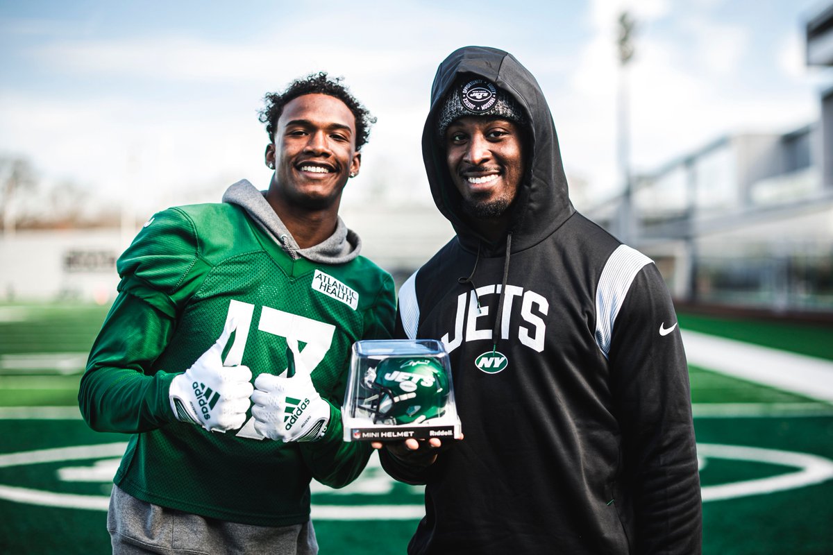 .@GarrettWilson_V & @BreeceH really want you to have this signed mini helmet! RT to DOUBLE #ProBowlVote!!