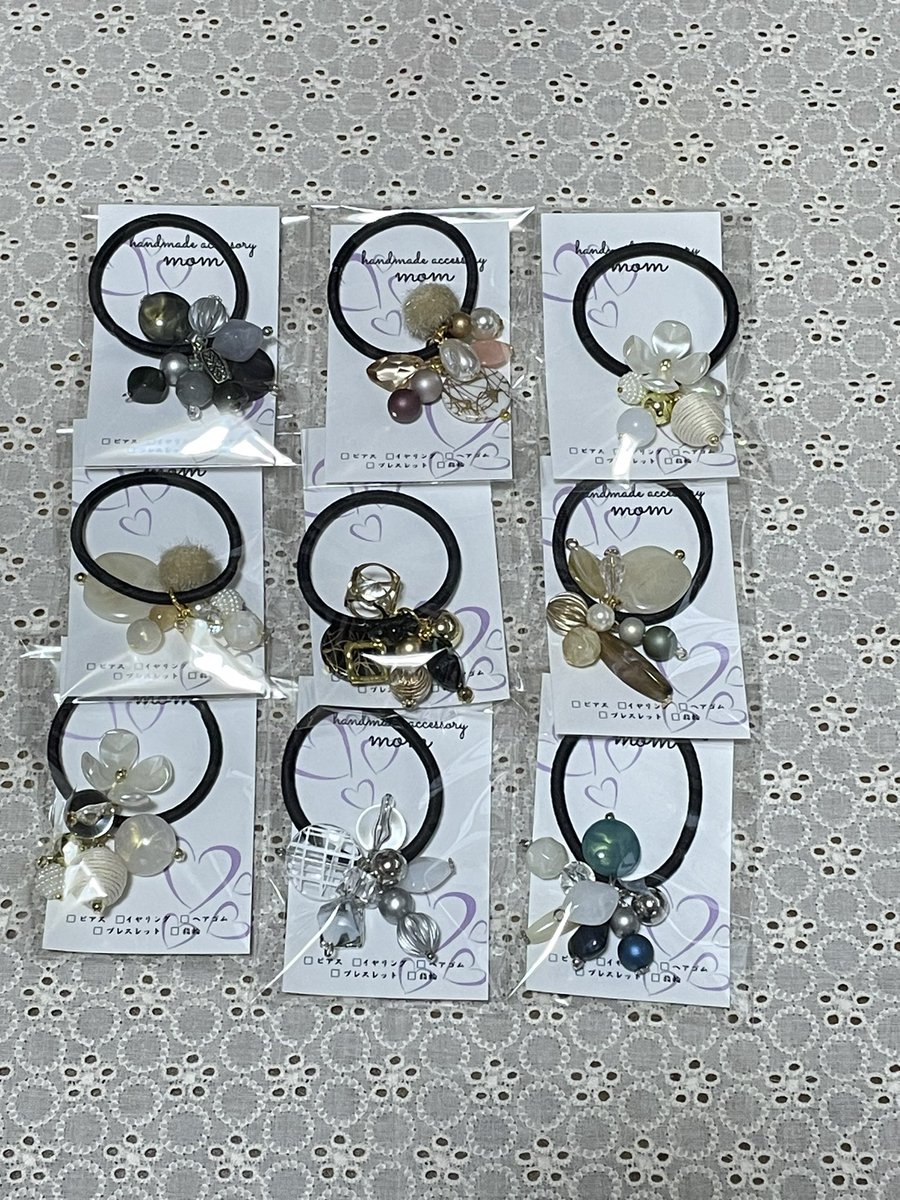handmade_chon's tweet photo. 【注文商品】
久しぶりに沢山の注文頂きました。
ヘアゴム・ポーチは自分用とチョット
したお礼に♪
マスクはお友達が愛用して頂いてる
みたいです❤︎
ありがとうございます⁎⁺˳✧༚

#ハンドメイドアクセサリー
#ヘアゴム
#ポーチ
#マスク
#チョットしたお礼 https://t.co/zSj5ZDYGee