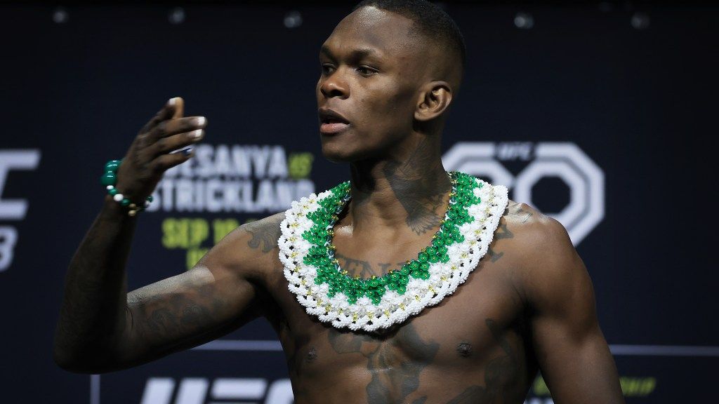 Israel Adesanya hints at #UFC return: 'You will see me soon' mmajunkie.usatoday.com/2023/12/ufc-ne…