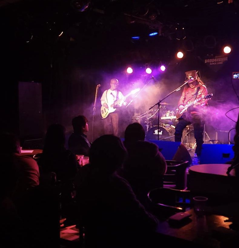keijisoma's tweet photo. 昨夜は旭市ペパーミントでのイベントライブに『天狼』として出演しました。
たくさんのお客さんに来て頂けてとても嬉しかったです⤵

#相馬圭弐 #PEAKABOO #Lelys #DJのり助 #天狼 #旭ペパーミント https://t.co/ZL4WncSERw