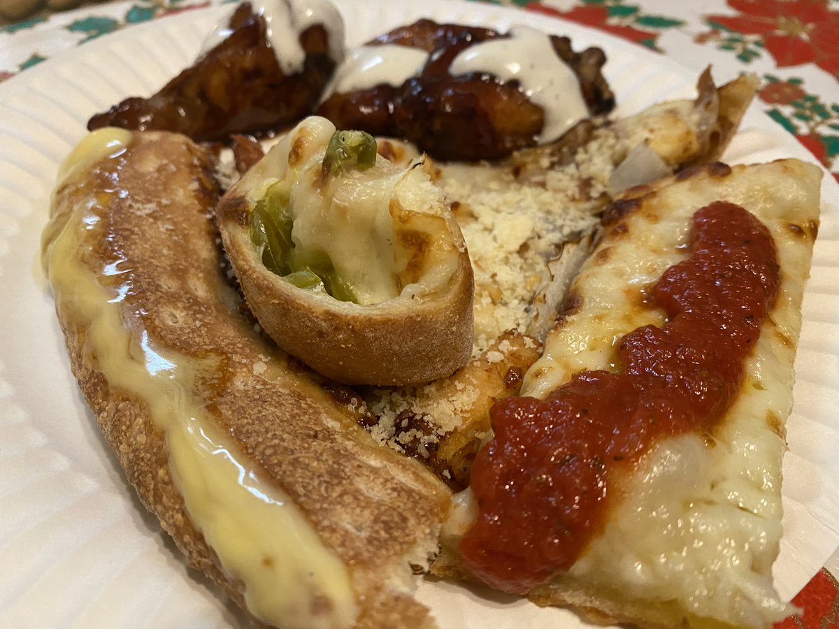 HiFoEth's tweet photo. Thanks @breadheads_nft I finally got around to using that @PapaJohns gift card, my Mom&amp;Pops loved it. The jalapeño bites are 🔥 #HoardTheBread #BHS https://t.co/K7Xtww7tTQ