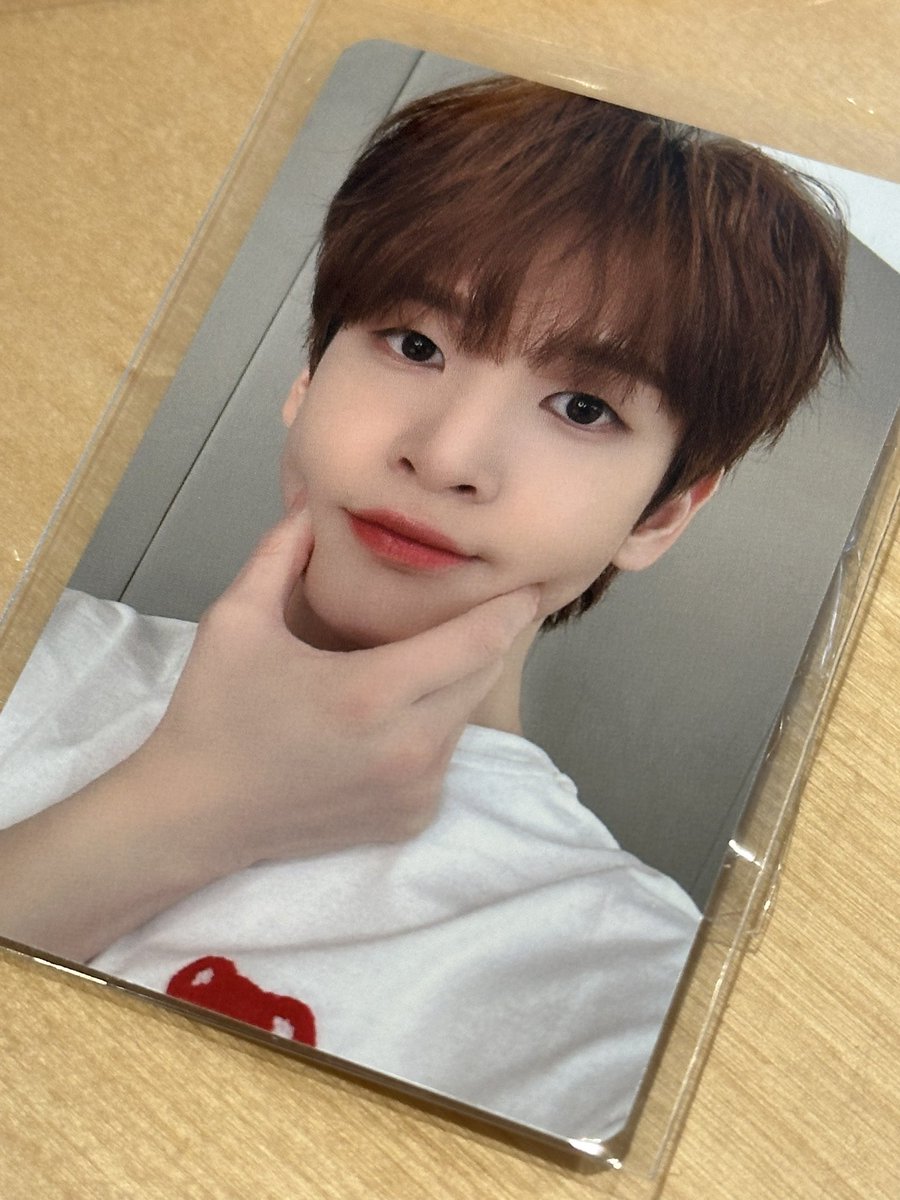 윈터 크크루 럭드

앨런 포카 태영 포카로 교환 원해요