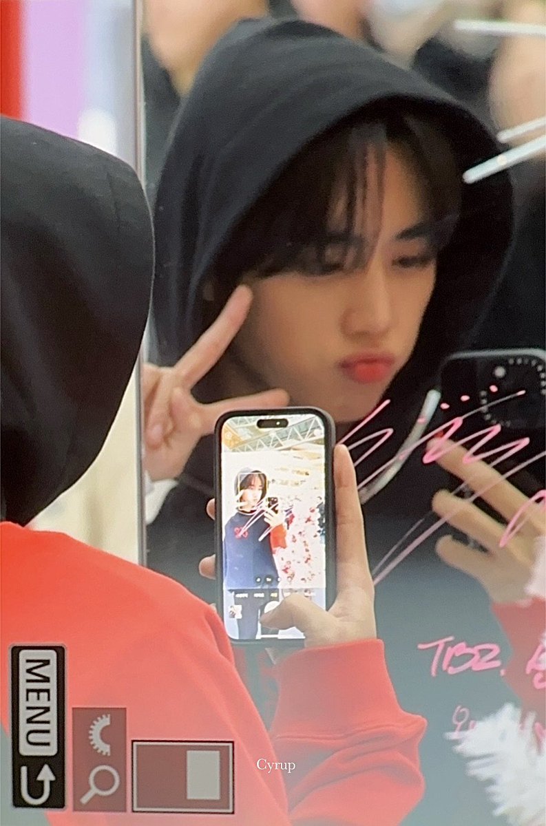Cyrup_sw's tweet photo. 231224
믕믕이 거울셀카 찍어 🥹

#더보이즈 #THEBOYZ
#선우 #SUNWOO https://t.co/ayHSSwsCNR