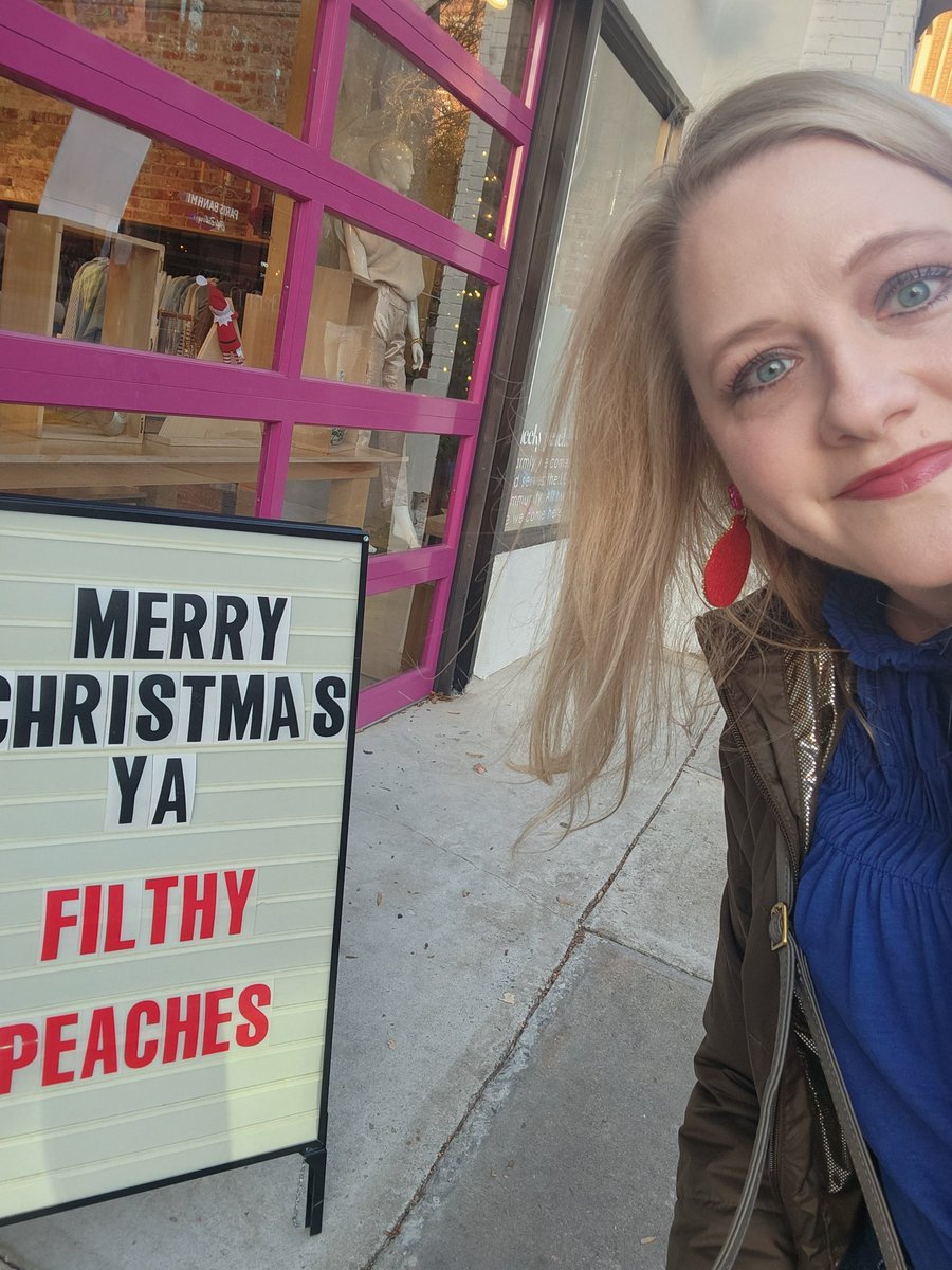 smithjuliec's tweet photo. Merry Christmas from downtown Athens, Georgia.
#ClassicCity #classicGeorgia https://t.co/Relyrnd50Y