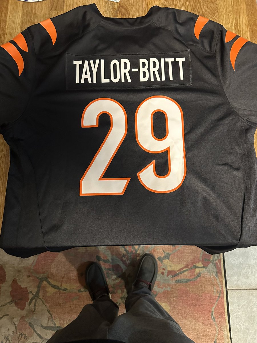 arob_2014's tweet photo. wtf is this ? 
I was excited for this jersey. 

@Fanatics @NFL @Bengals @CamTaylorBritt_ https://t.co/XLEEaYb9yh