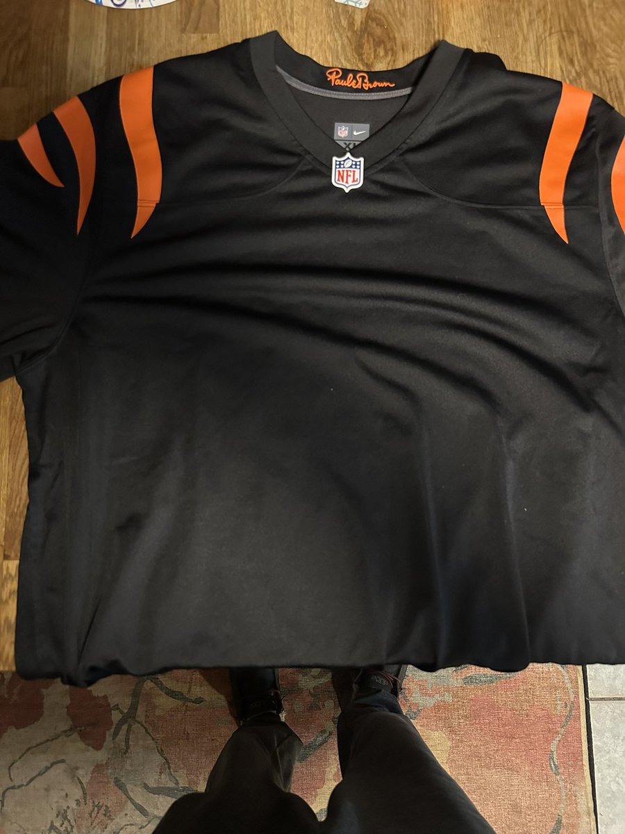 arob_2014's tweet photo. wtf is this ? 
I was excited for this jersey. 

@Fanatics @NFL @Bengals @CamTaylorBritt_ https://t.co/XLEEaYb9yh