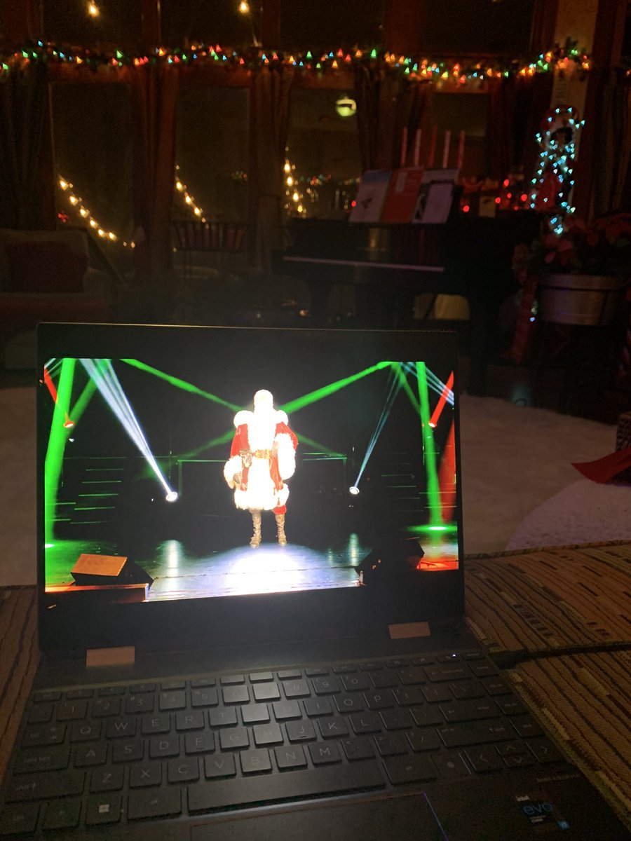 sswarell's tweet photo. @the_haygoods Merry Christmas! Thanks for lighting up our night 🎅🏽❤️ https://t.co/4SjWfJhpmv