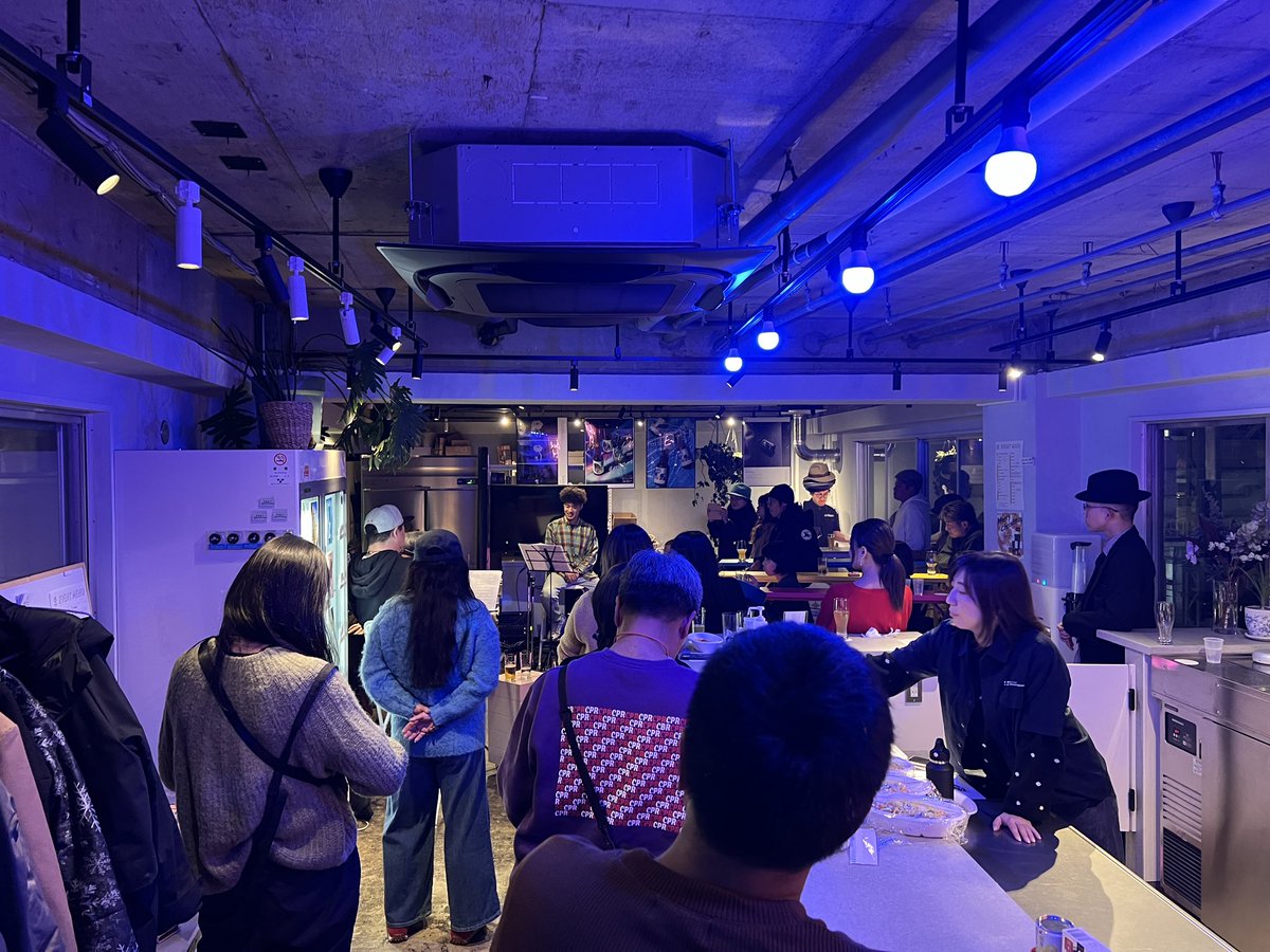omori_fanclub's tweet photo. 昨日は #TrumpetFactory ありがとうございました!トランペットの音色とメロディ、それを支えるリズムと伴奏、最高すぎました😁
お客さんと演者さんの距離感が絶妙で、本当いい空間に仕上がりました。今日はお休みで、明日は別所さんと大山さんのDuo、こちらも楽しみです!
予約はメッセージのみで受け付けております。