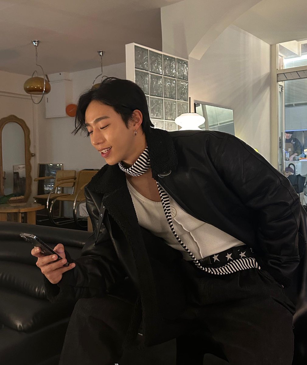 ⠀⠀⠀⠀
⠀⠀⠀⠀ ⤿　ׁ　֪   𝗳𝗶𝗿𝘀𝘁 𝗇͟𝗂͟𝗀͟𝗁͟𝗍.  ✬   
⠀⠀⠀⠀🜲  #1stparty  on  𝐂𝐃𝐑.  🥂
⠀⠀⠀⠀