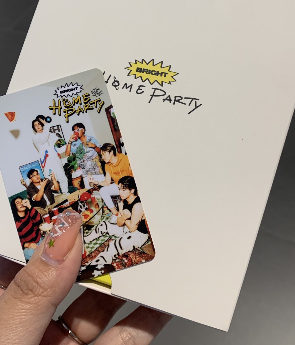 shinebright_bb's tweet photo. บัตรทั้ง 2 วันไม่ซ้ำกันเลยนน น่ารักอ่ะะ

#BRIGHTsHomeParty #bbrightvc @bbrightvc https://t.co/bS8M3euHqw