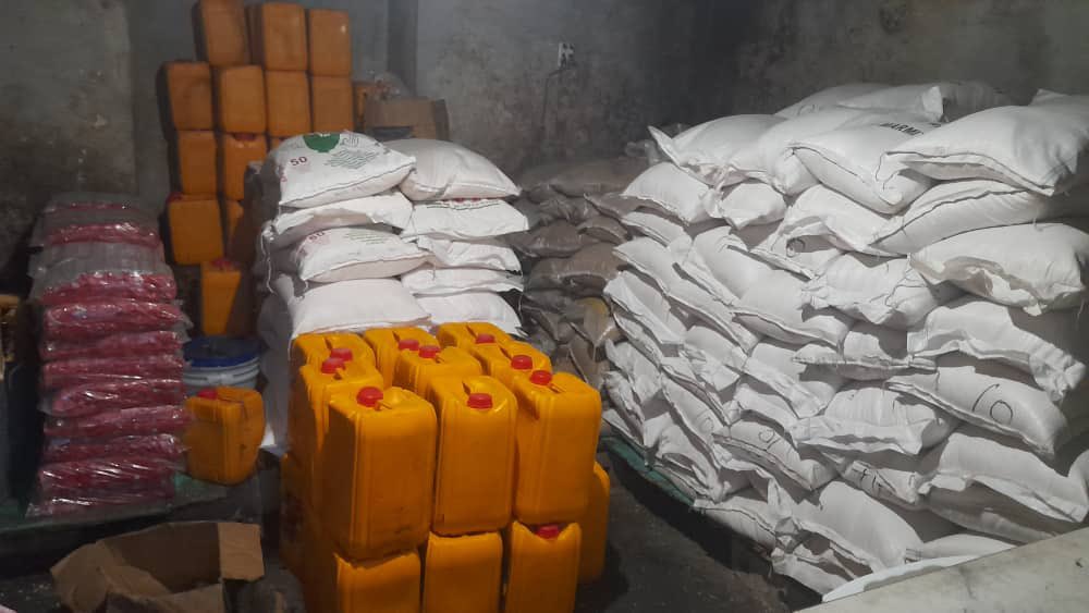 calsdh's tweet photo. Le @calsdh en partenariat avec @ASFFrance ,  intervention humanitaire visant sept cent trente (730) détenus de la prison civile de Jacmel. Un don de produits alimentaires a été remis directement aux responsables de la DAP du Sud’est. https://t.co/fsojhvDRUe