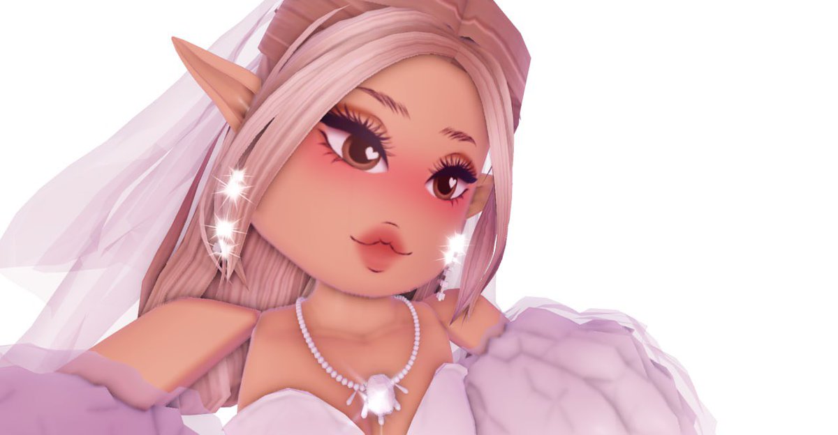 50,000 #royalehigh diamonds giveaway! 💎

• follow me &amp; repost 
#royalehighglitterfrost