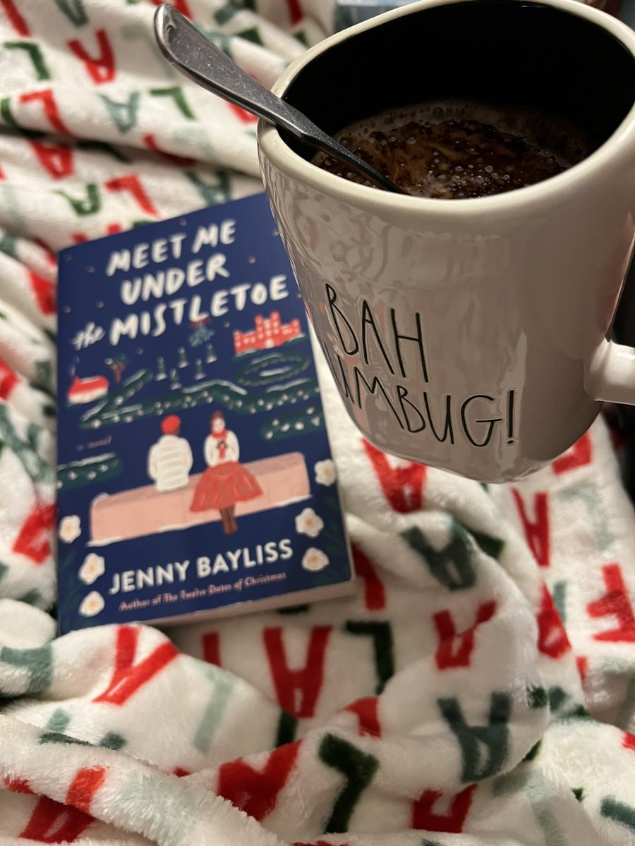 DropandRead24's tweet photo. Happy twenty third day of #Bookmas! #Cosy #Peppermint #Hotchocolate #Pepperminthotchocolate #Readabook #Underablanket https://t.co/f6XHpXQTyN